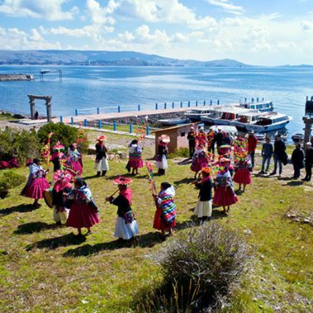 Tour privado a las Islas de Uros + Taquile + Amantani (2D/1N) todo incluido