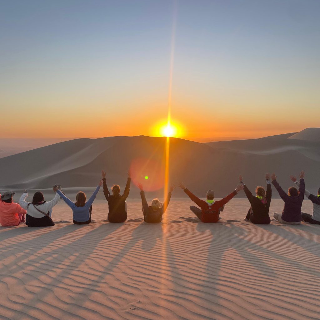 Buggy en las Dunas al Atardecer y Sandboarding Huacachina