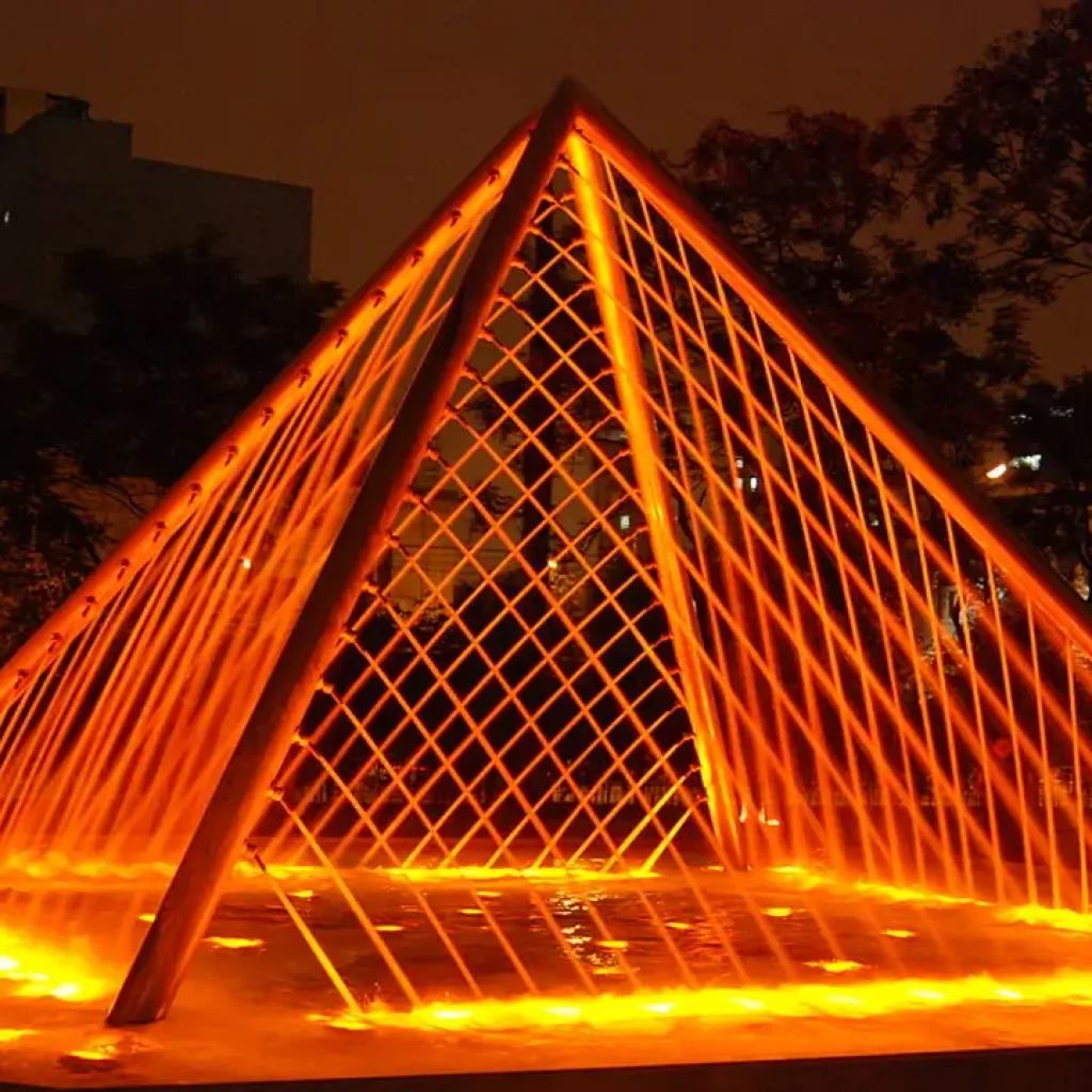 Circuito mágico del Agua y Cena Show Danzas típicas