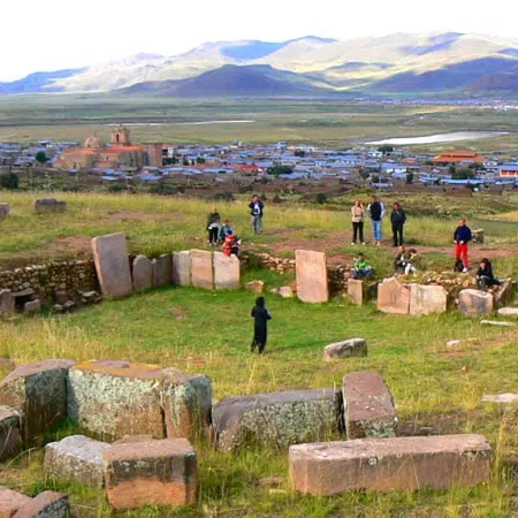 Día Completo Ruta Quechua (Lampa, Pucará y Tinajani) todo incluido