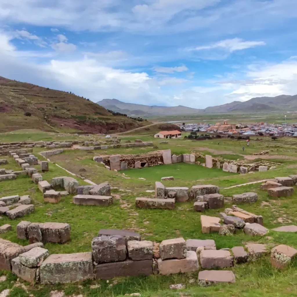 Día Completo Ruta Quechua (Lampa, Pucará y Tinajani) todo incluido