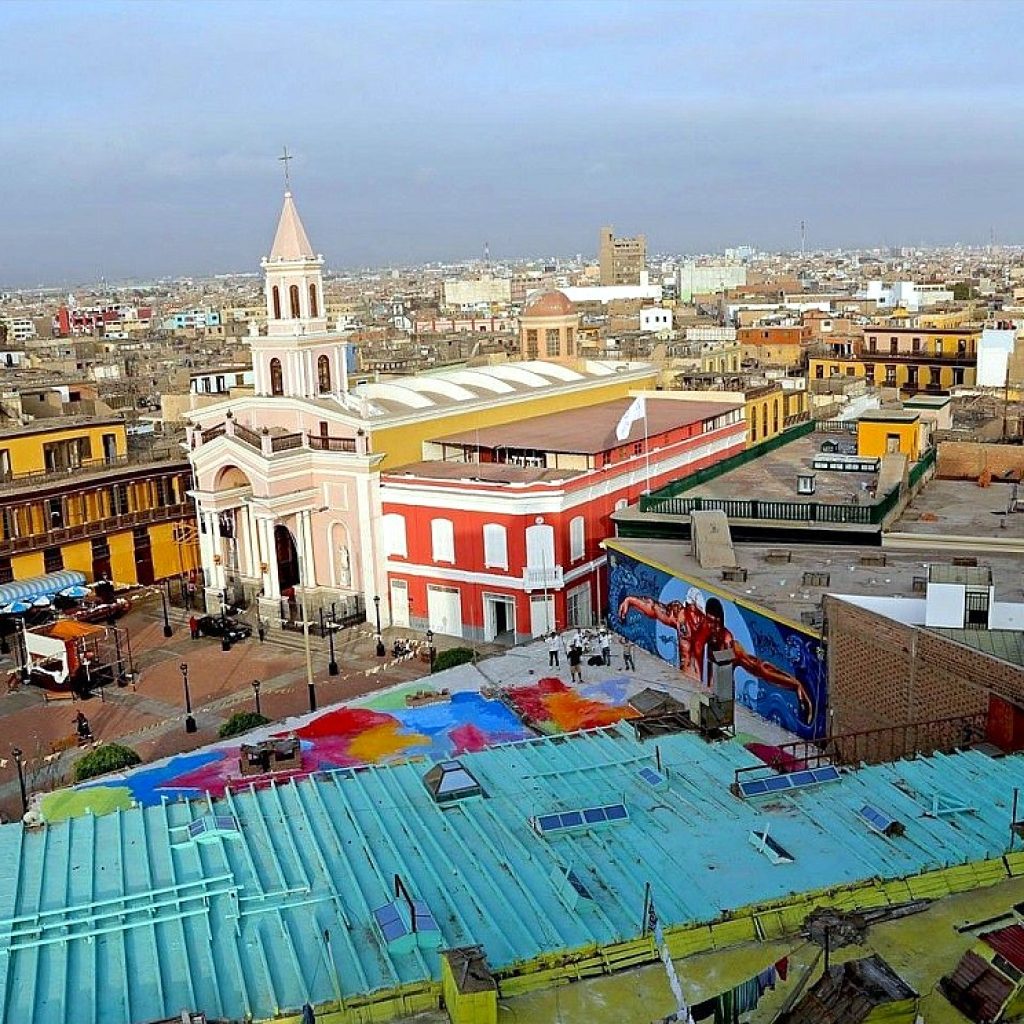 Monumental Callao + Islas Palomino