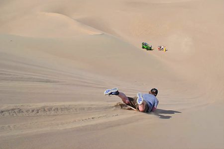 Islas Ballestas + Buggy y Sandboard 2 horas en Huacachina