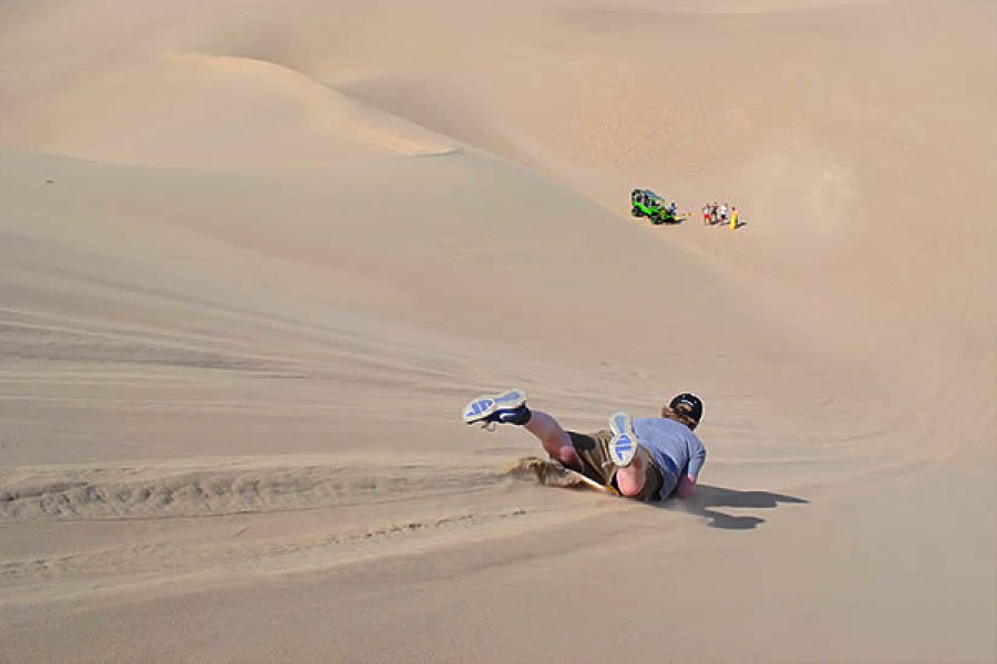 Islas Ballestas + Buggy y Sandboard 2 horas en Huacachina