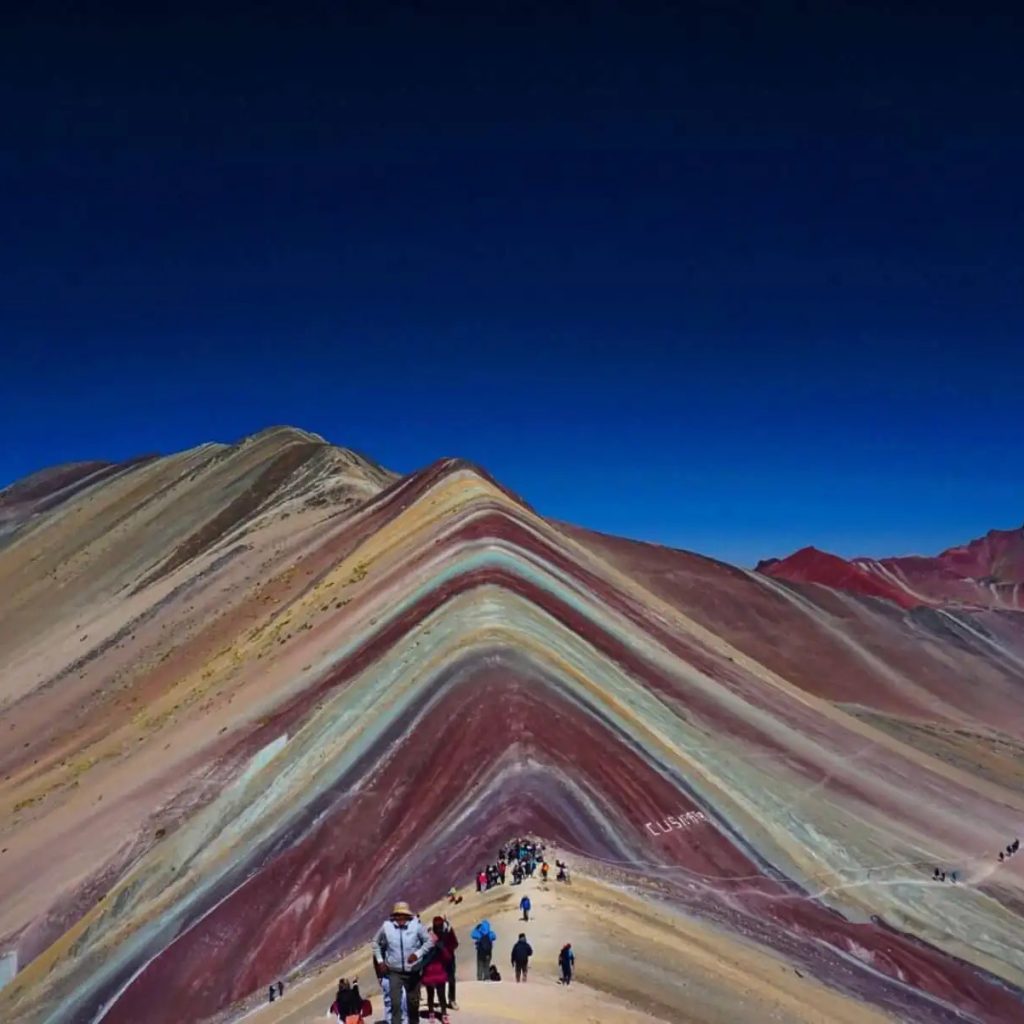 Tour de Día Completo a la Montaña de 7 Colores con guía local y todo incluido